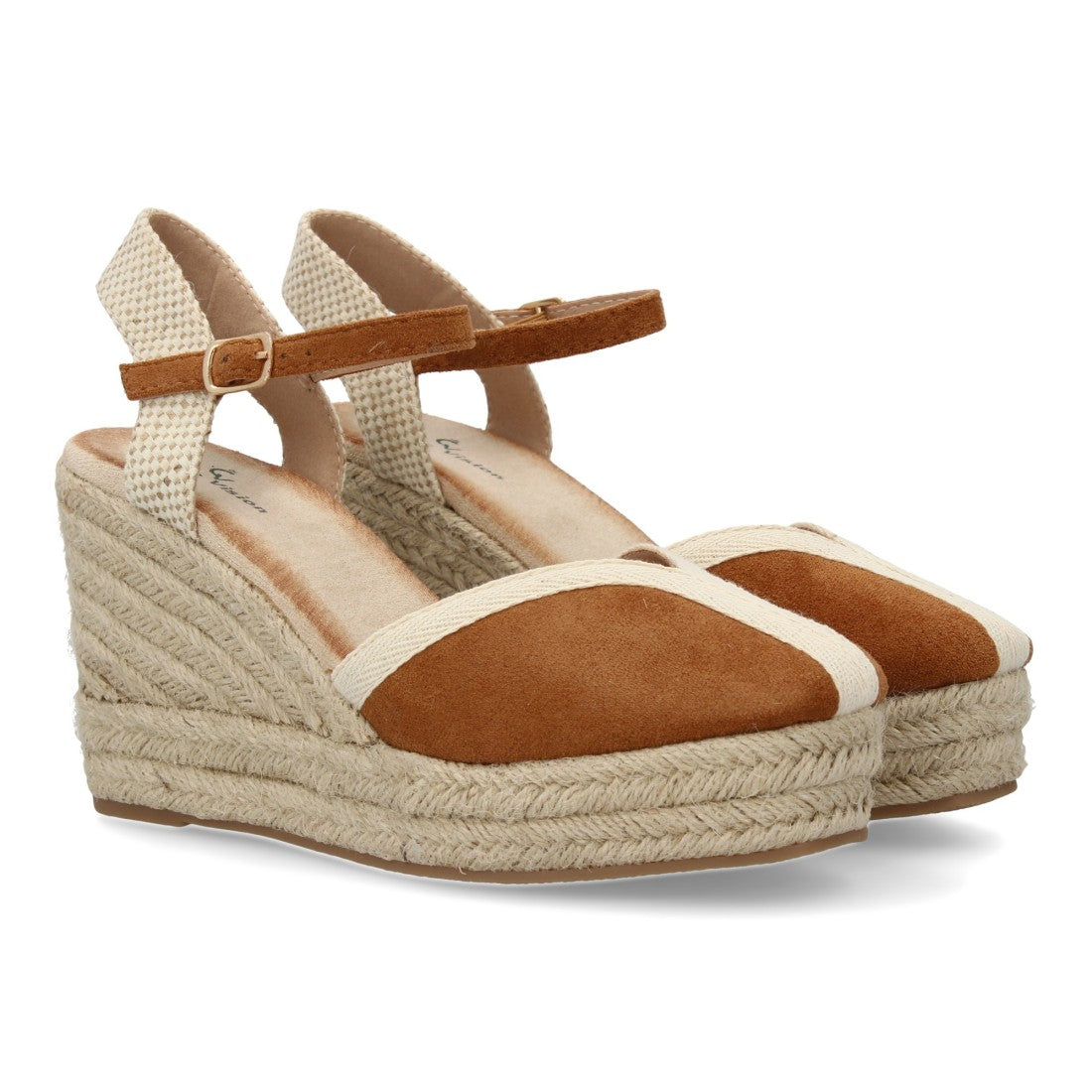 TF3395-Camel